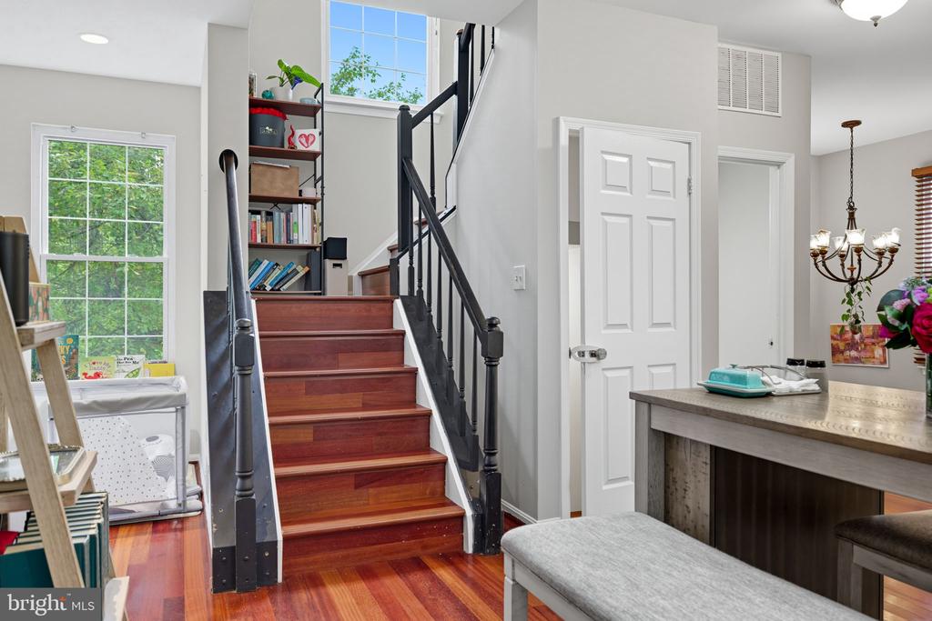 47587 COMER SQUARE