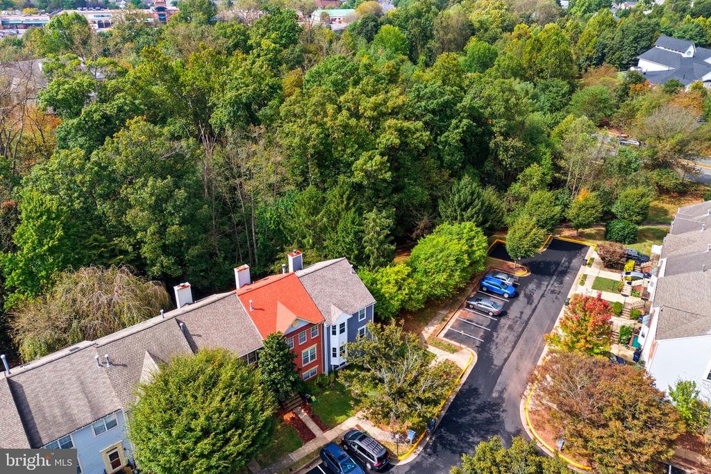 47587 COMER SQUARE