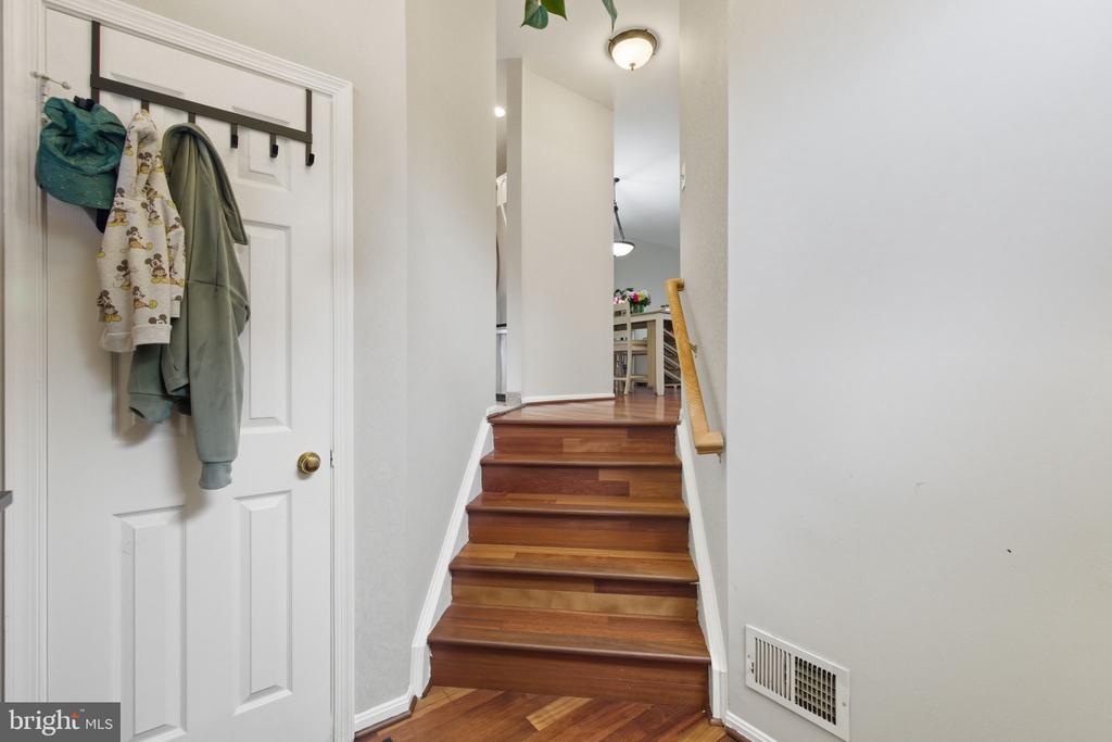 47587 COMER SQUARE