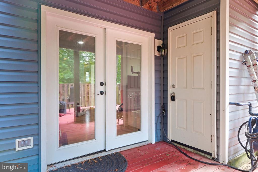 47587 COMER SQUARE