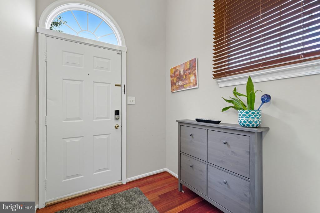 47587 COMER SQUARE