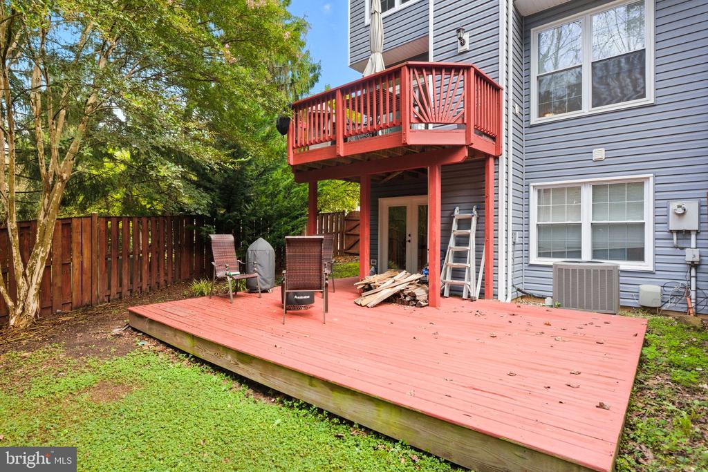 47587 COMER SQUARE