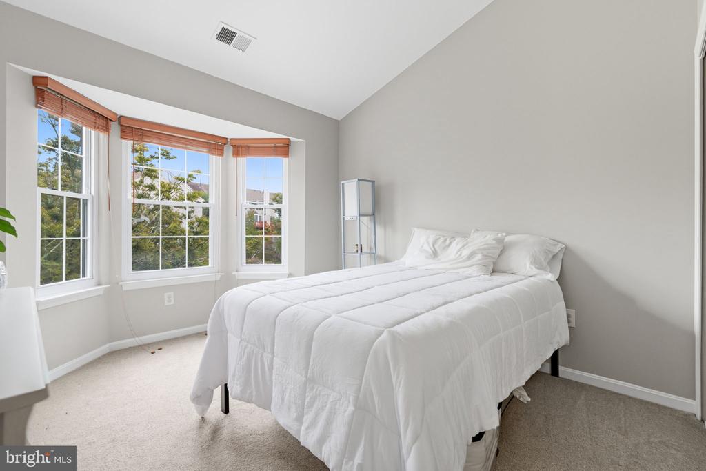 47587 COMER SQUARE
