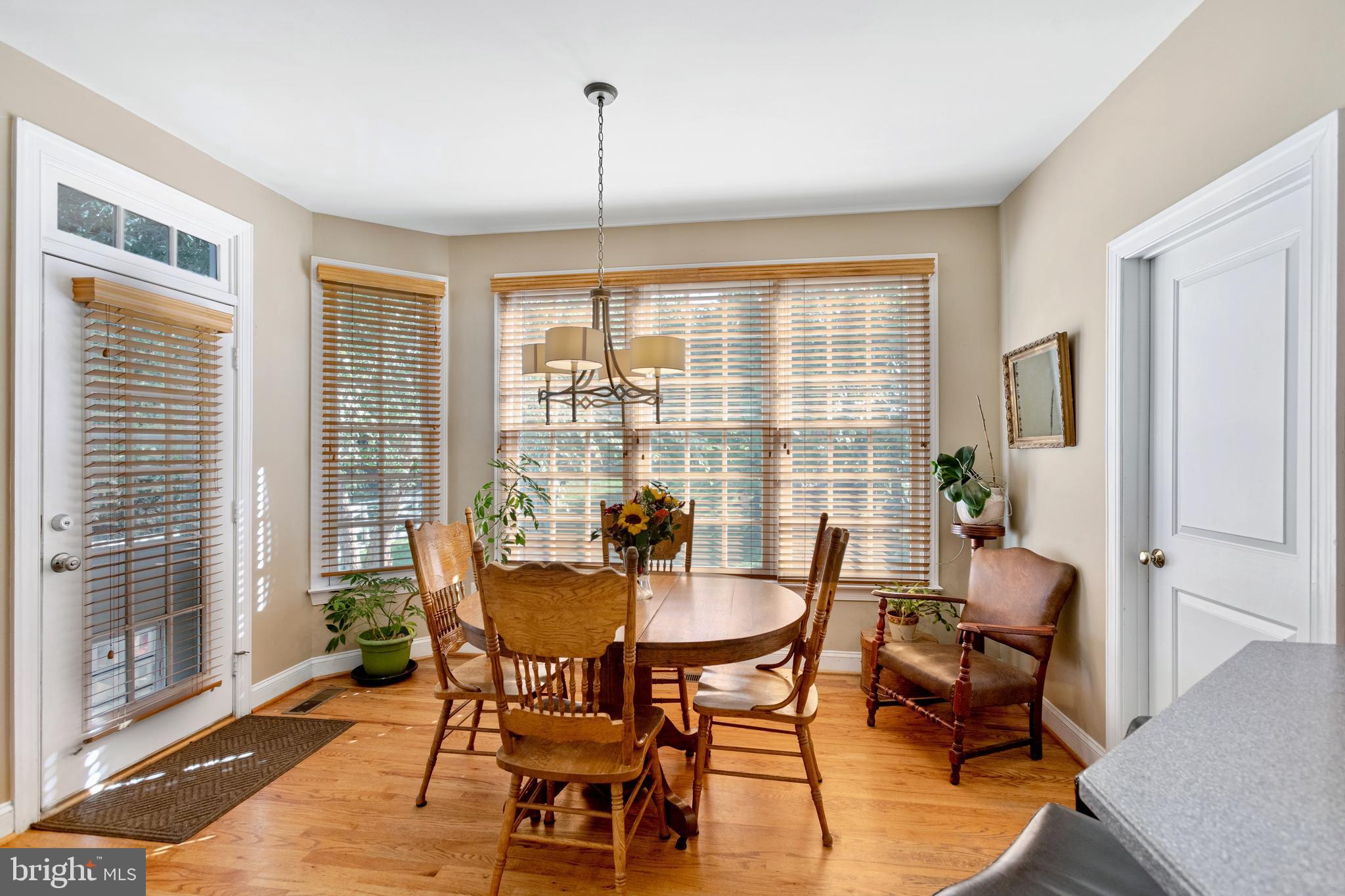 708 IRVINE BANK LANE