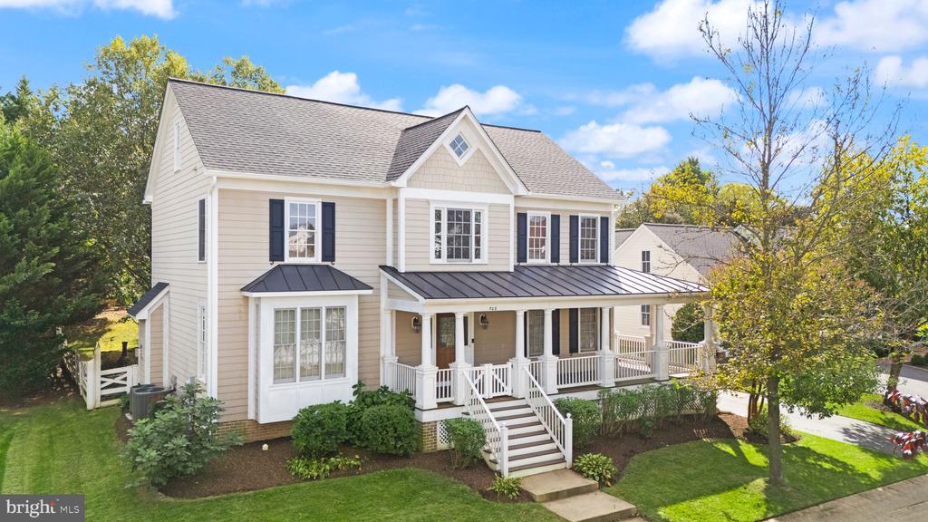 708 IRVINE BANK LANE