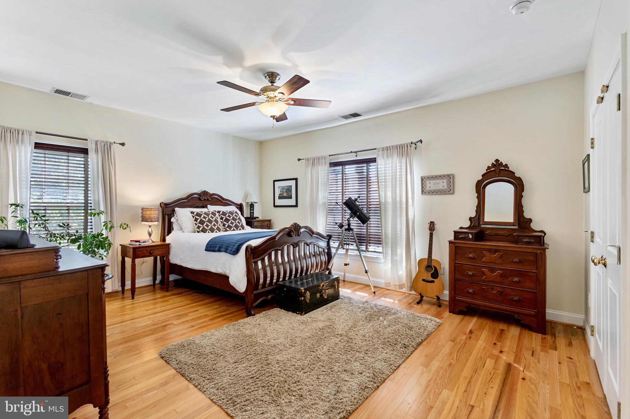 708 IRVINE BANK LANE