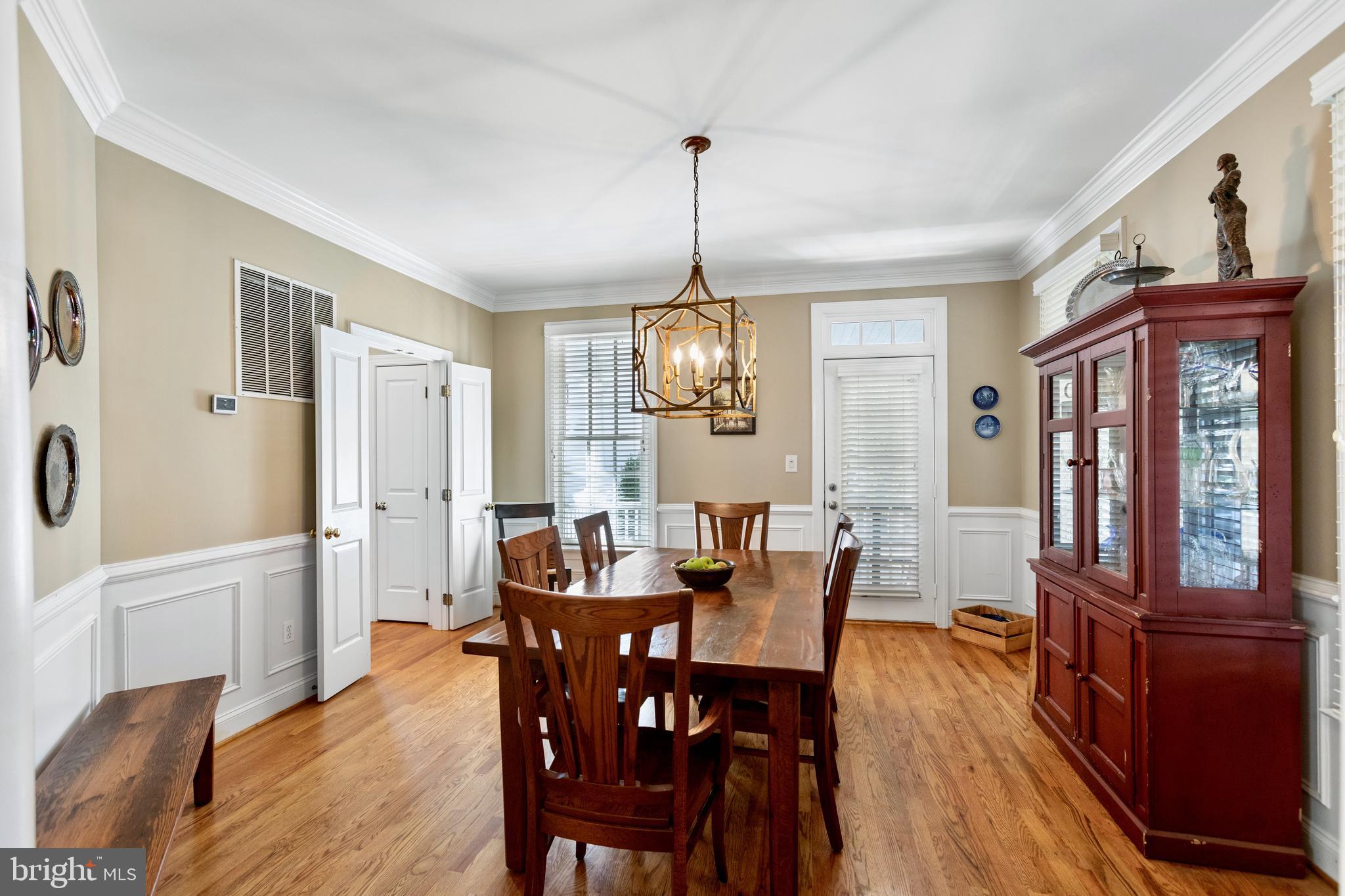 708 IRVINE BANK LANE