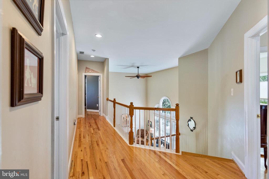 708 IRVINE BANK LANE
