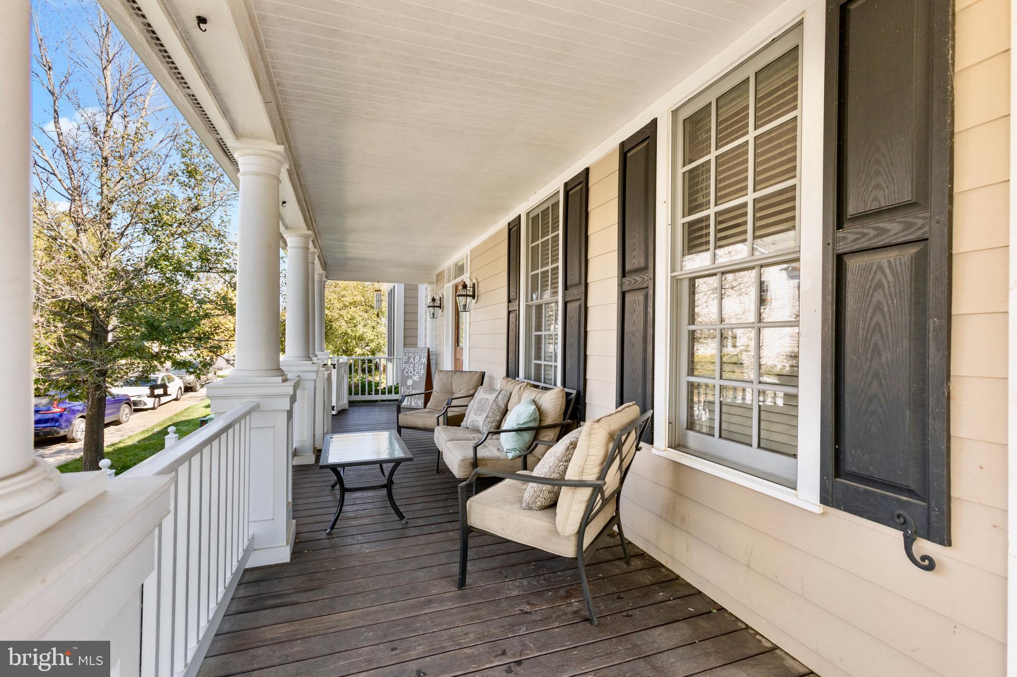 708 IRVINE BANK LANE