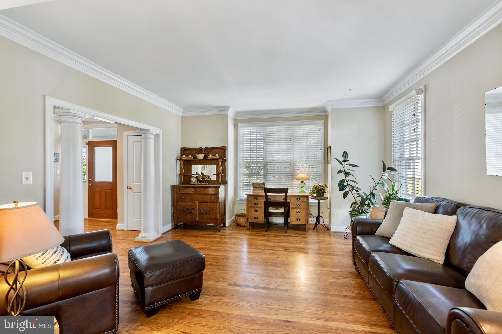 708 IRVINE BANK LANE