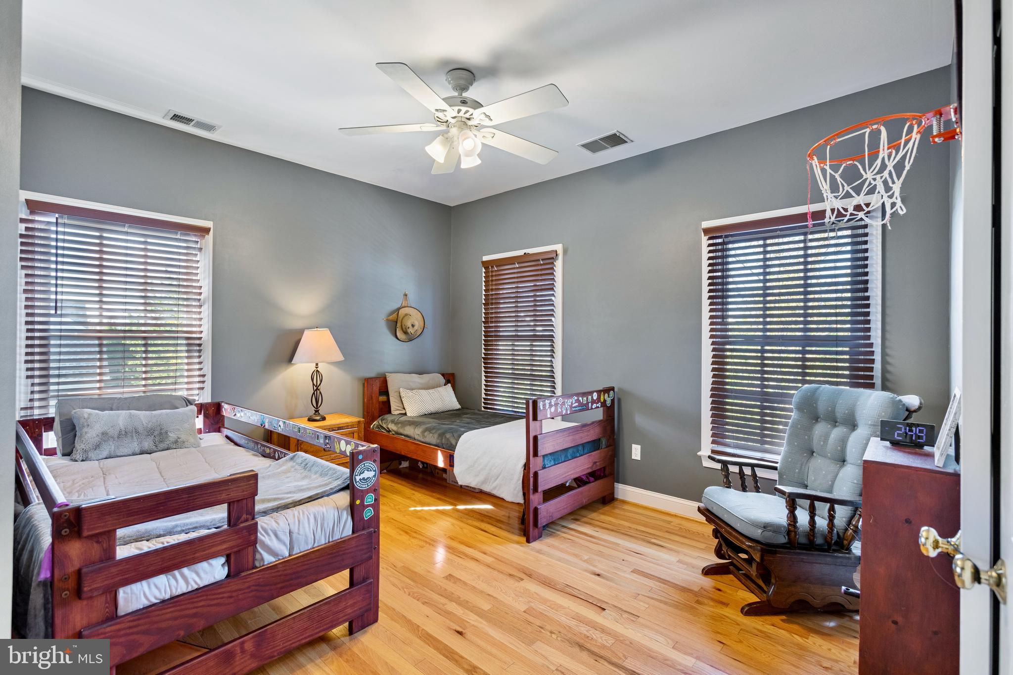 708 IRVINE BANK LANE