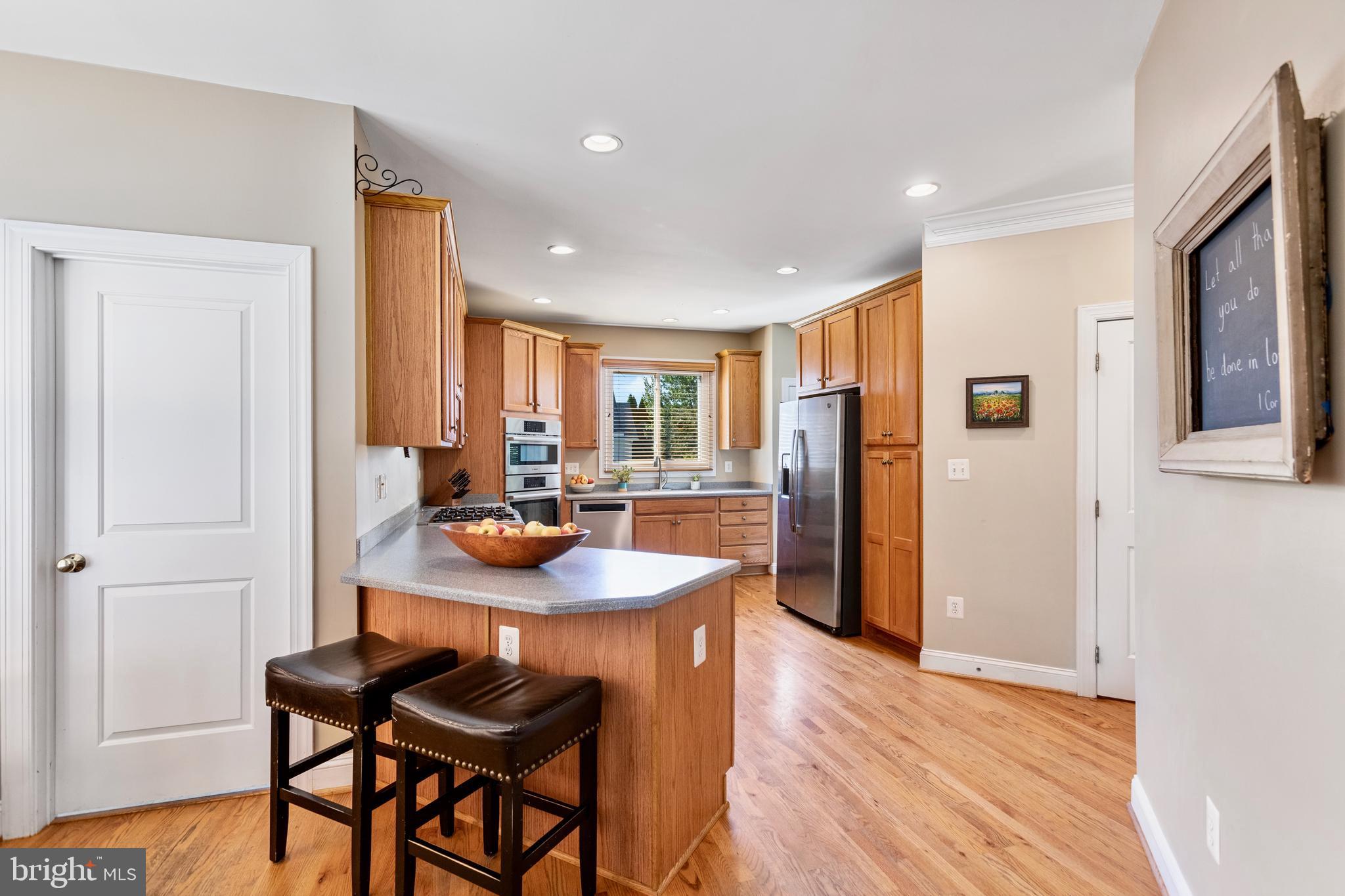 708 IRVINE BANK LANE