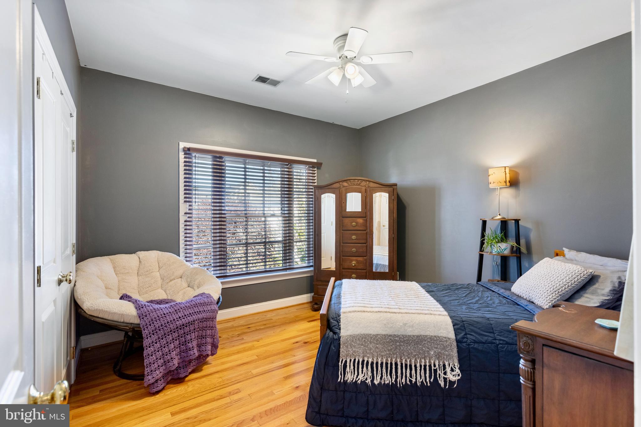 708 IRVINE BANK LANE