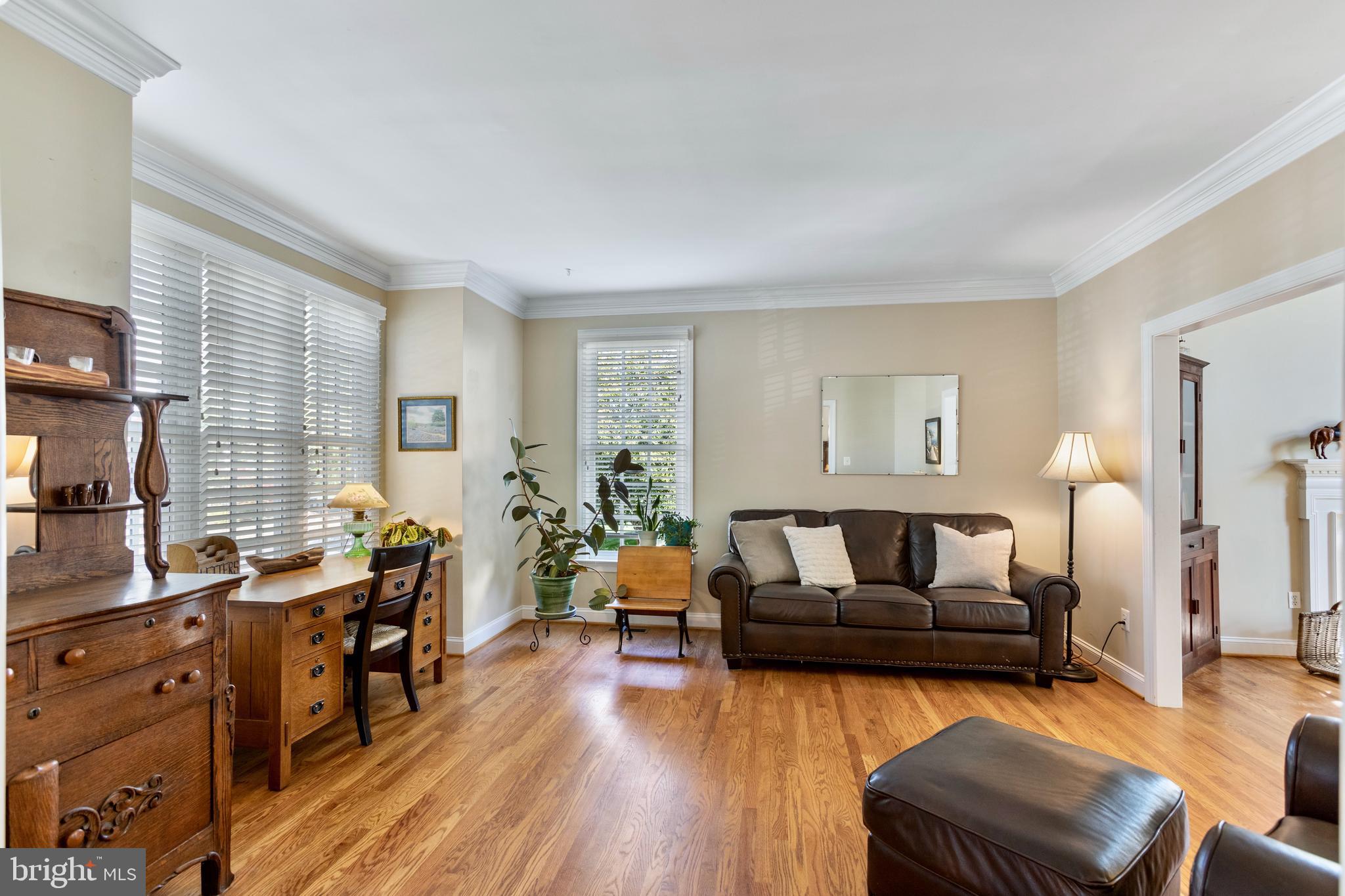 708 IRVINE BANK LANE