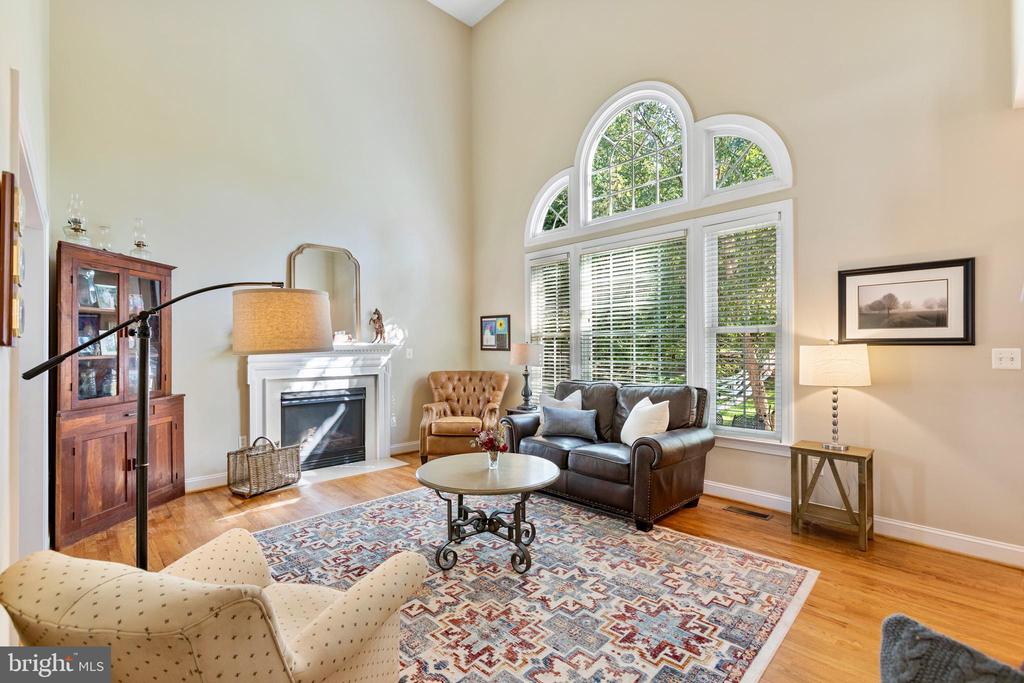708 IRVINE BANK LANE