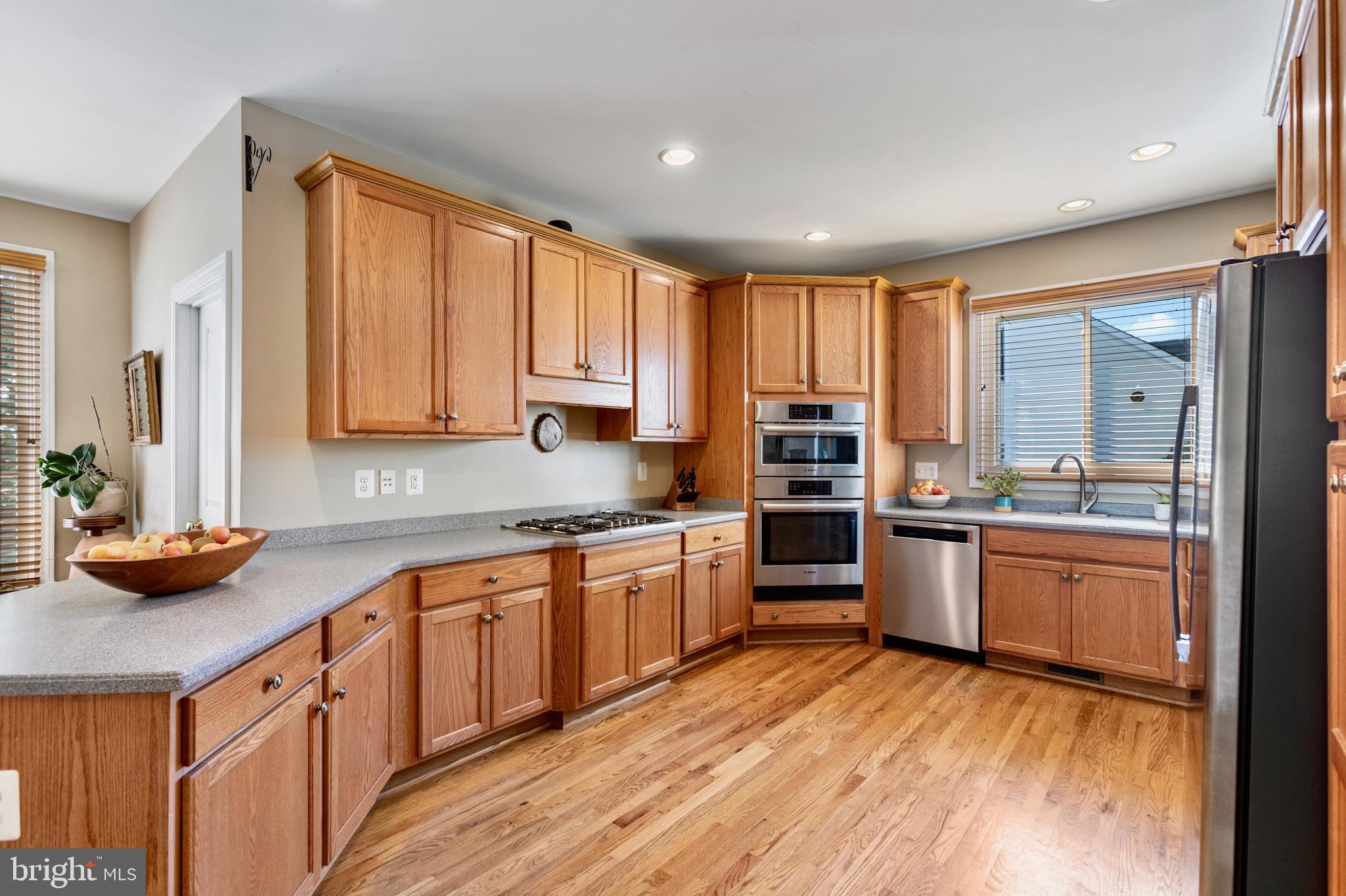 708 IRVINE BANK LANE