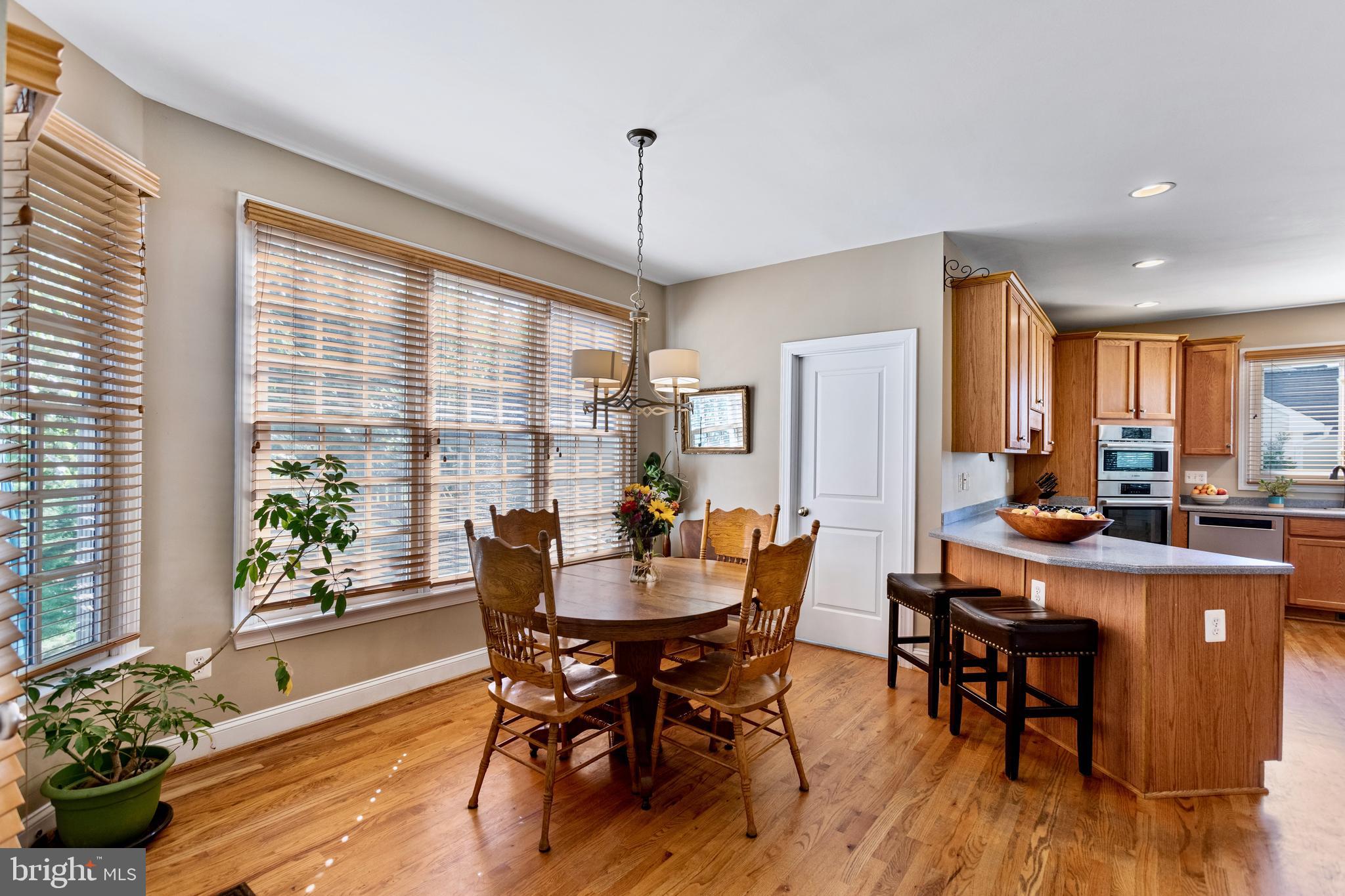 708 IRVINE BANK LANE