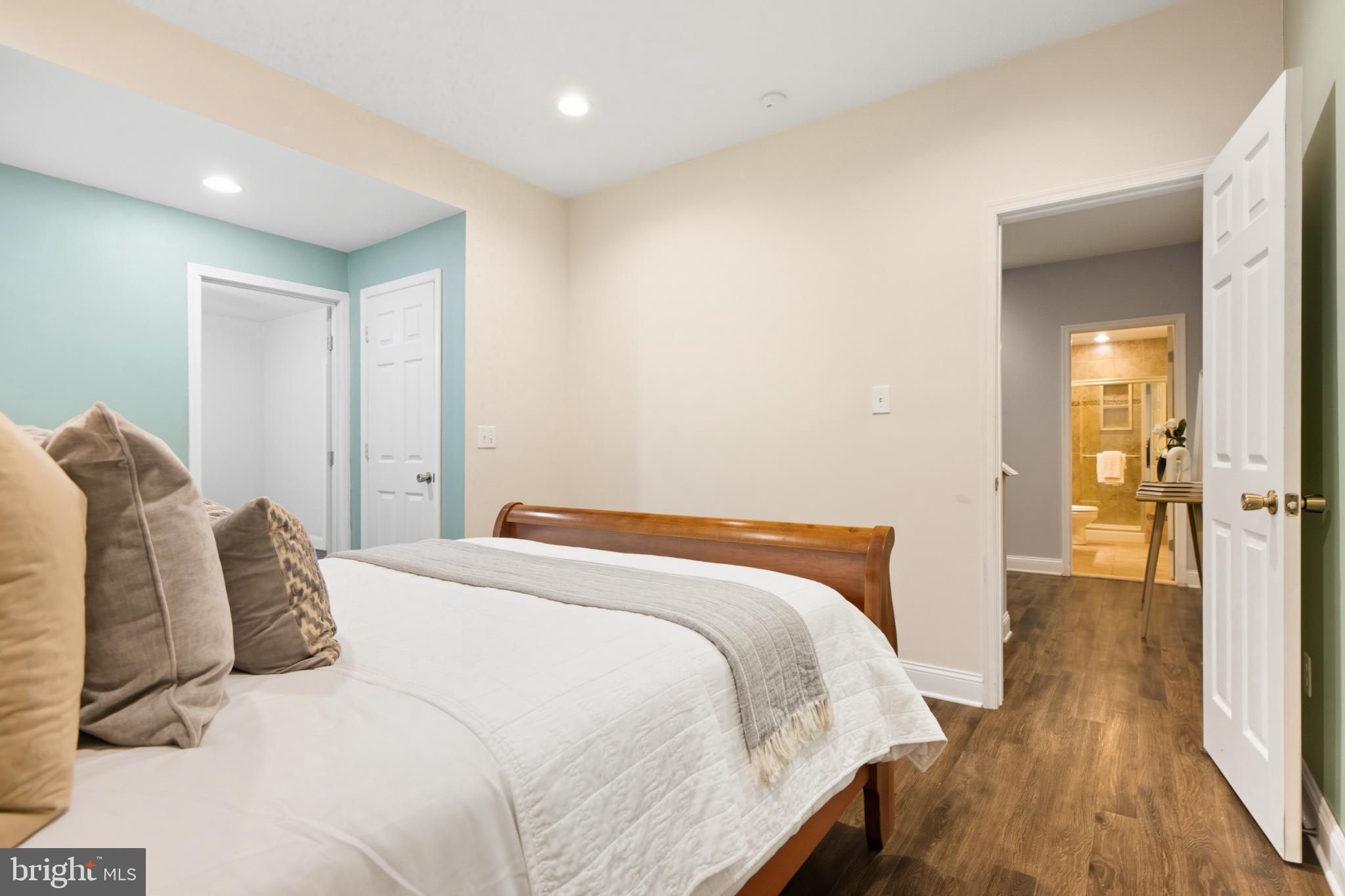 14388 WATERFORD WOODS COURT