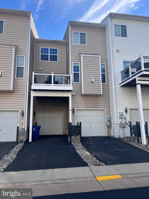 1542 KINNAIRD NE