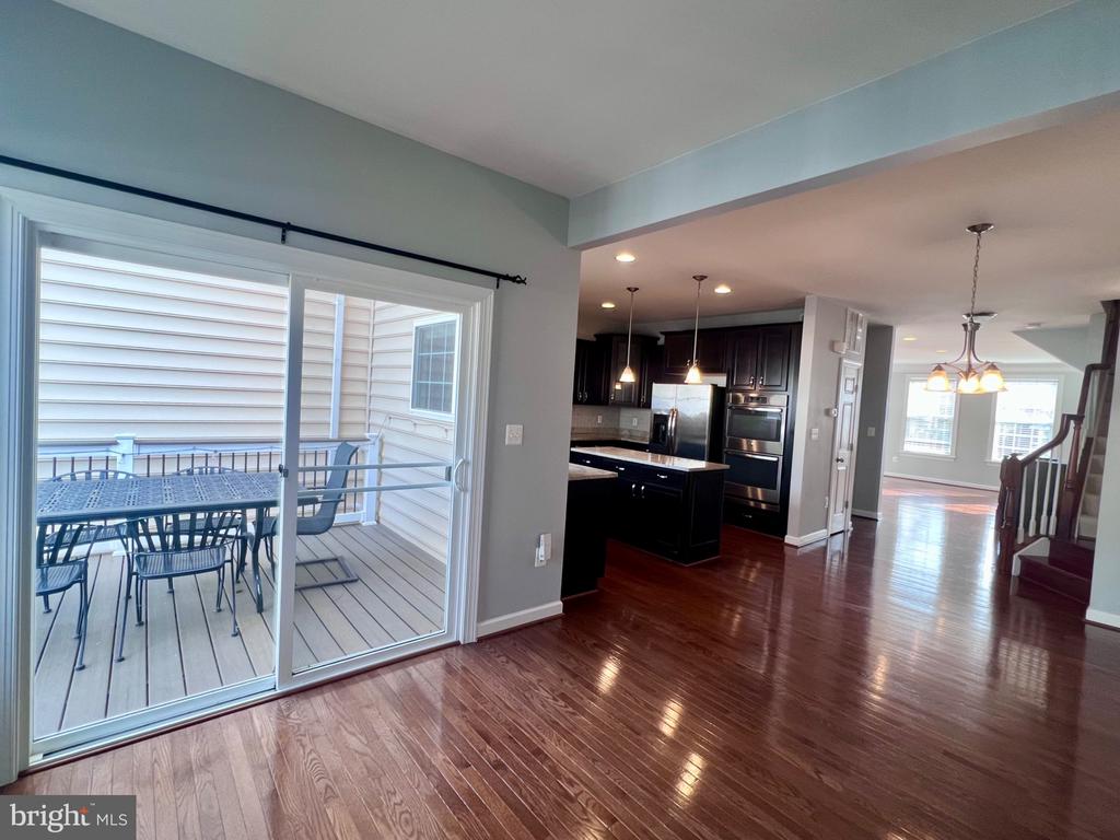 1542 KINNAIRD NE