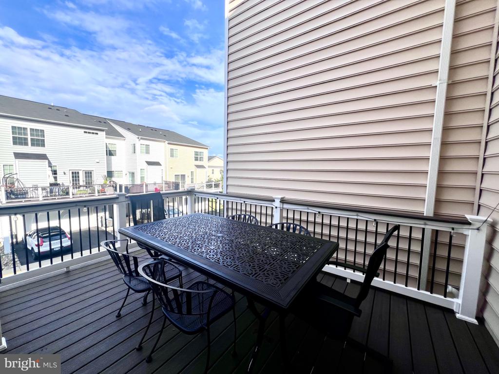 1542 KINNAIRD NE