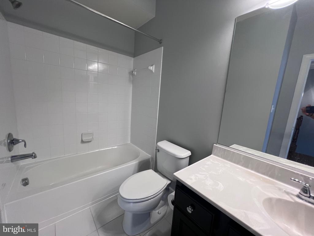1542 KINNAIRD NE