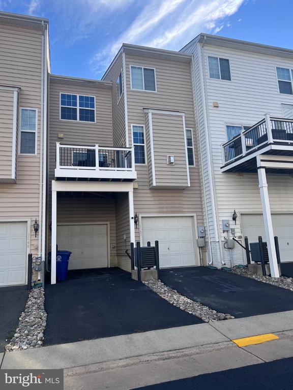 1542 KINNAIRD NE