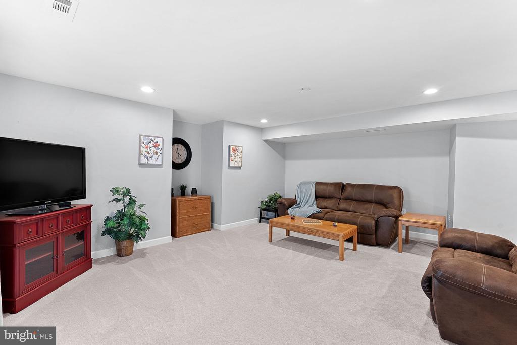 105 BURT COURT NE