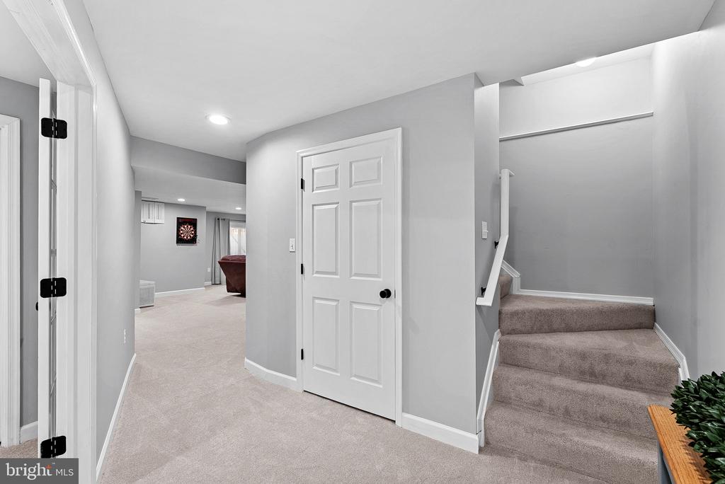 105 BURT COURT NE