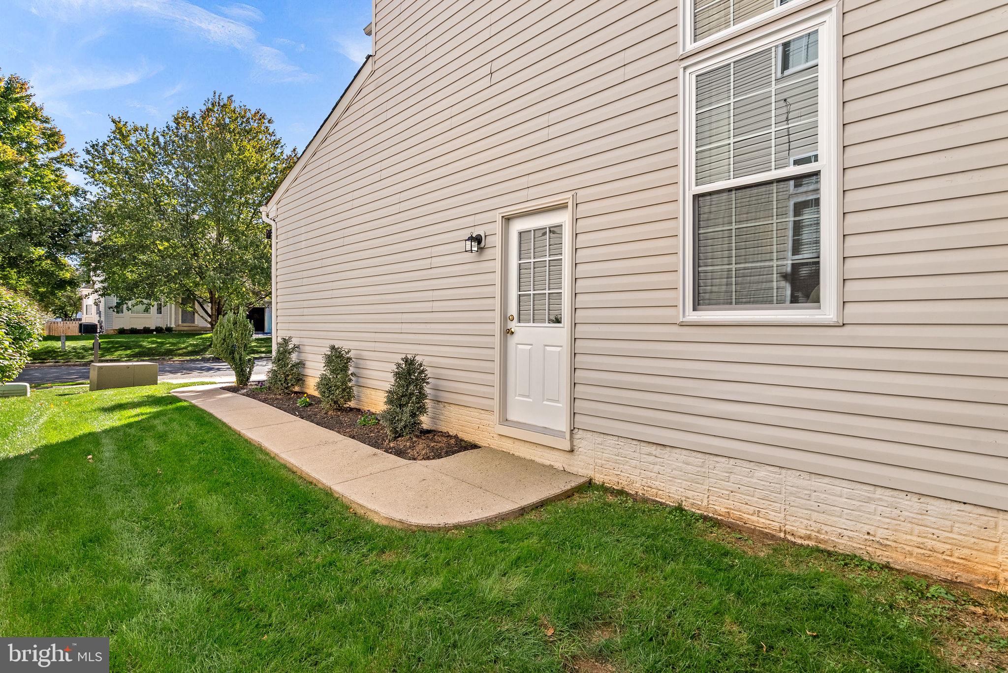 105 BURT COURT NE