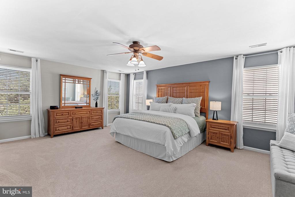 105 BURT COURT NE