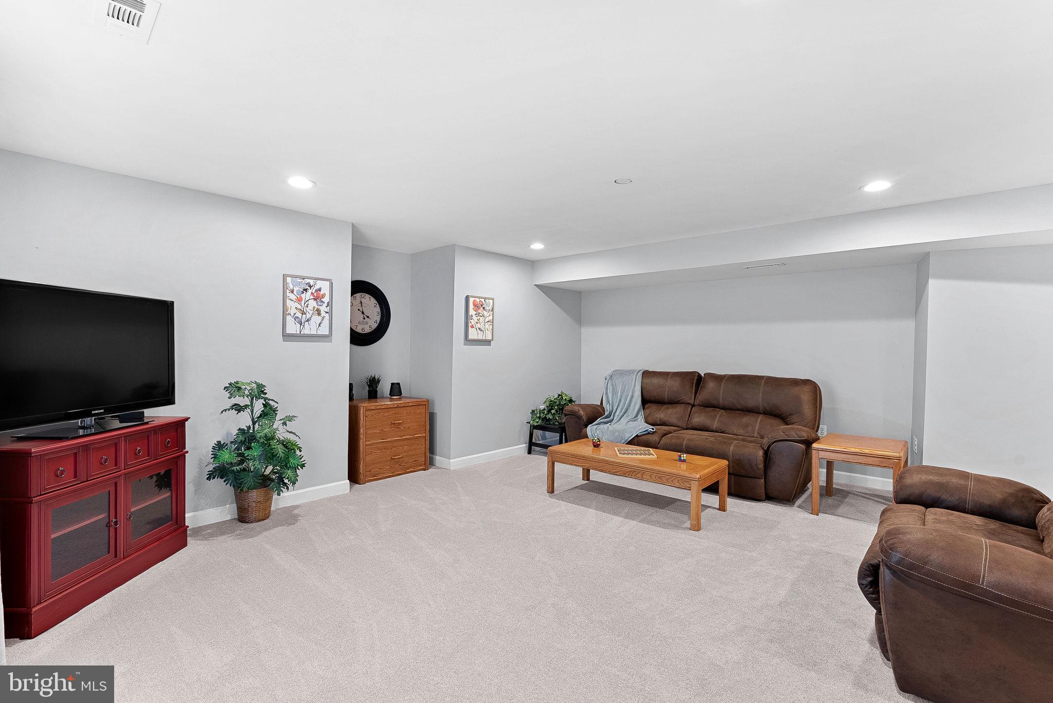 105 BURT COURT NE