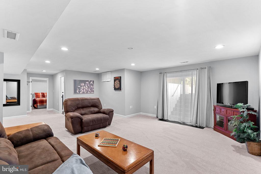 105 BURT COURT NE