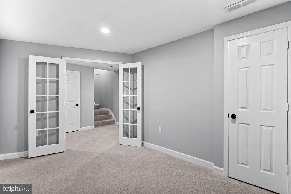 105 BURT COURT NE