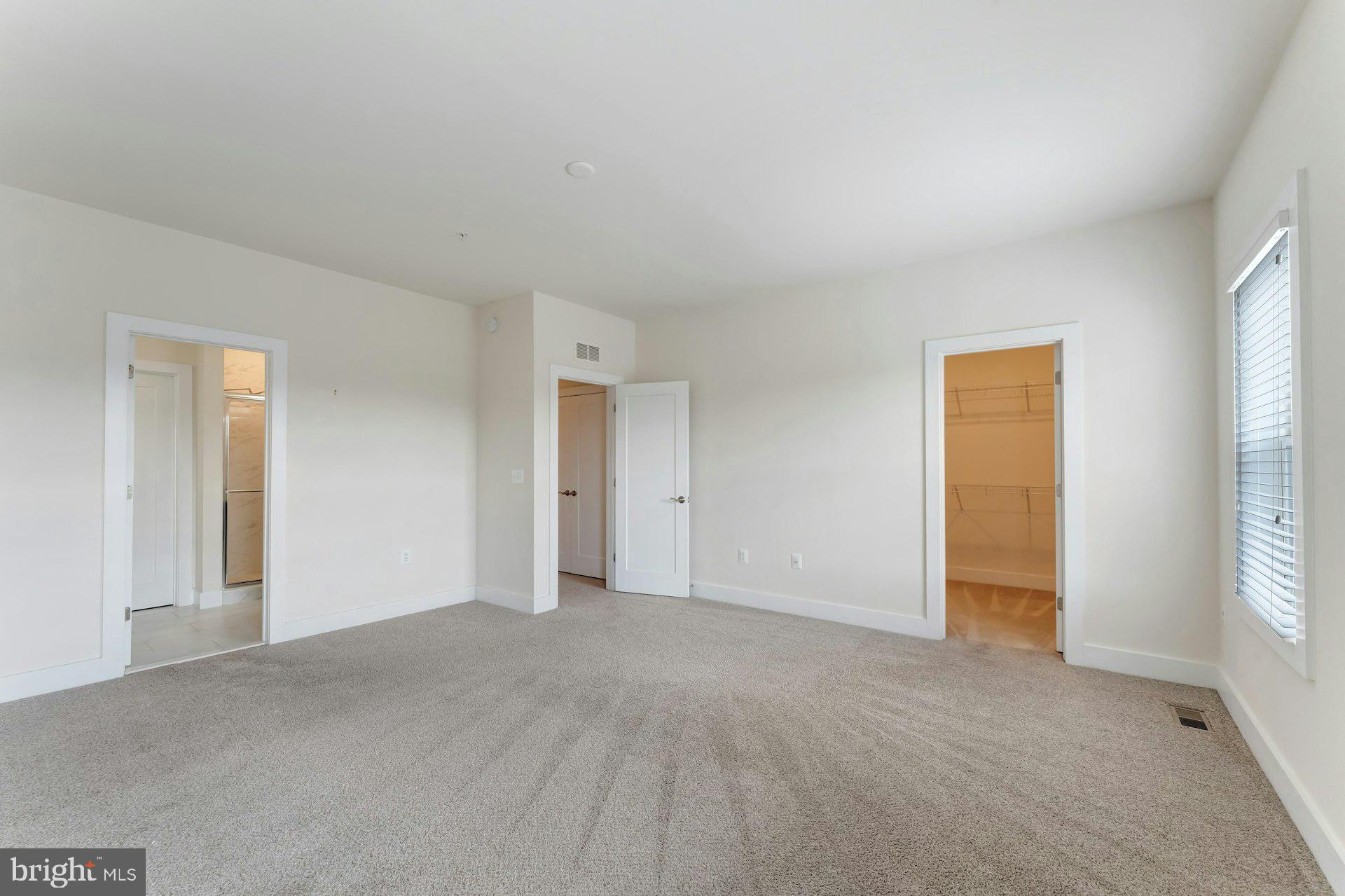 44750 TIVERTON SQUARE