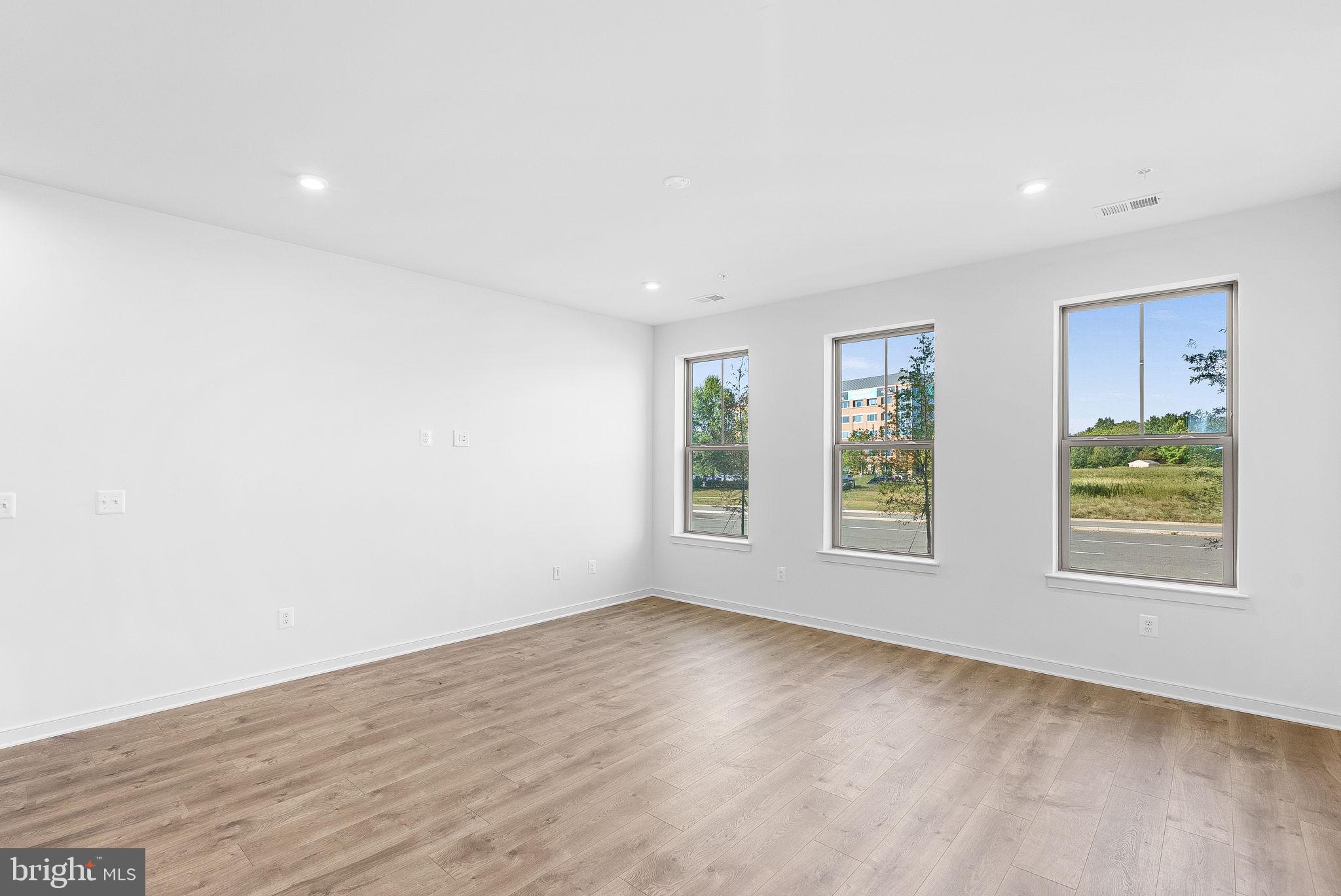 19719 MISTY MOSS SQUARE