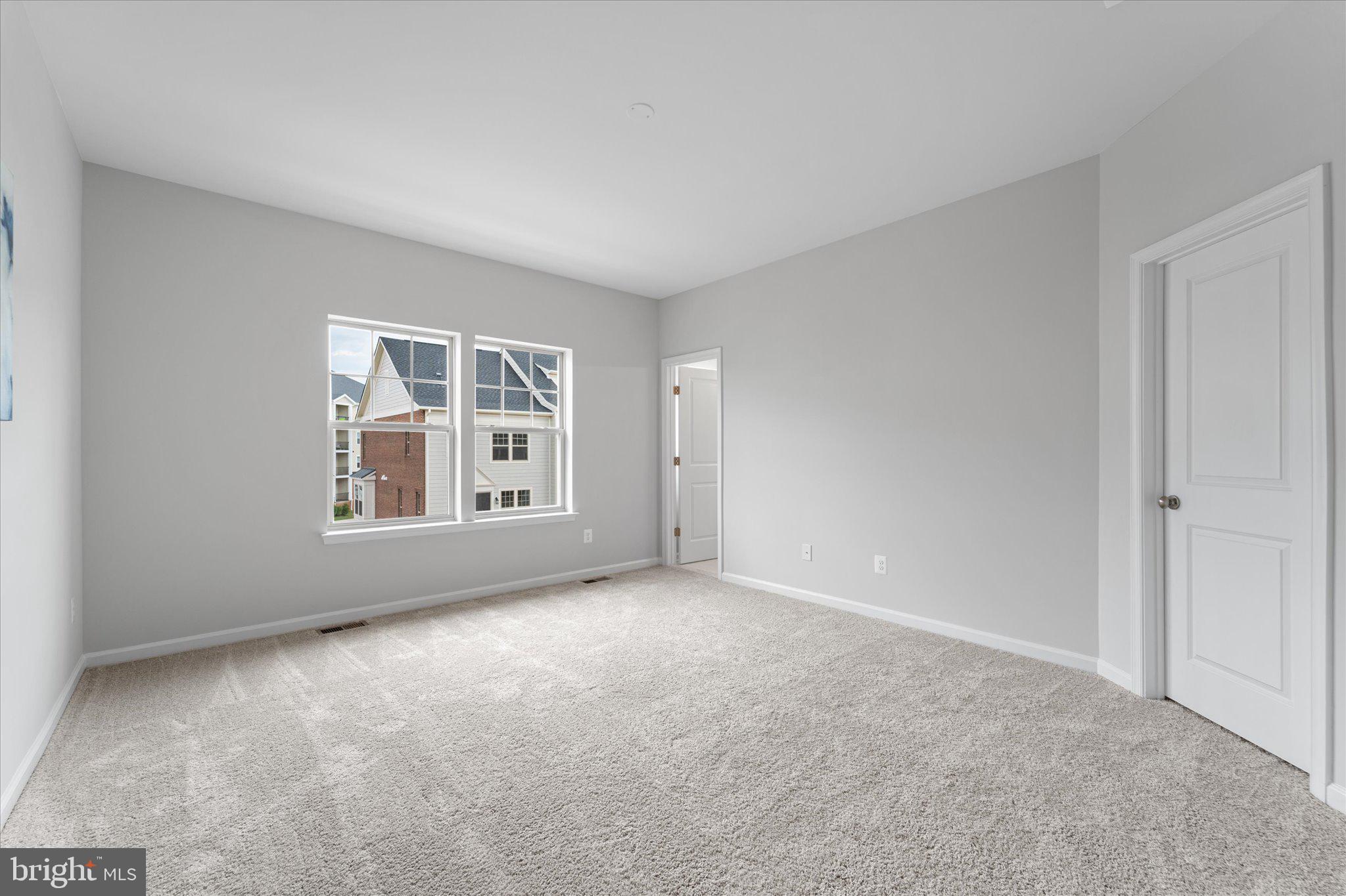 705 SAWBACK SQUARE NE