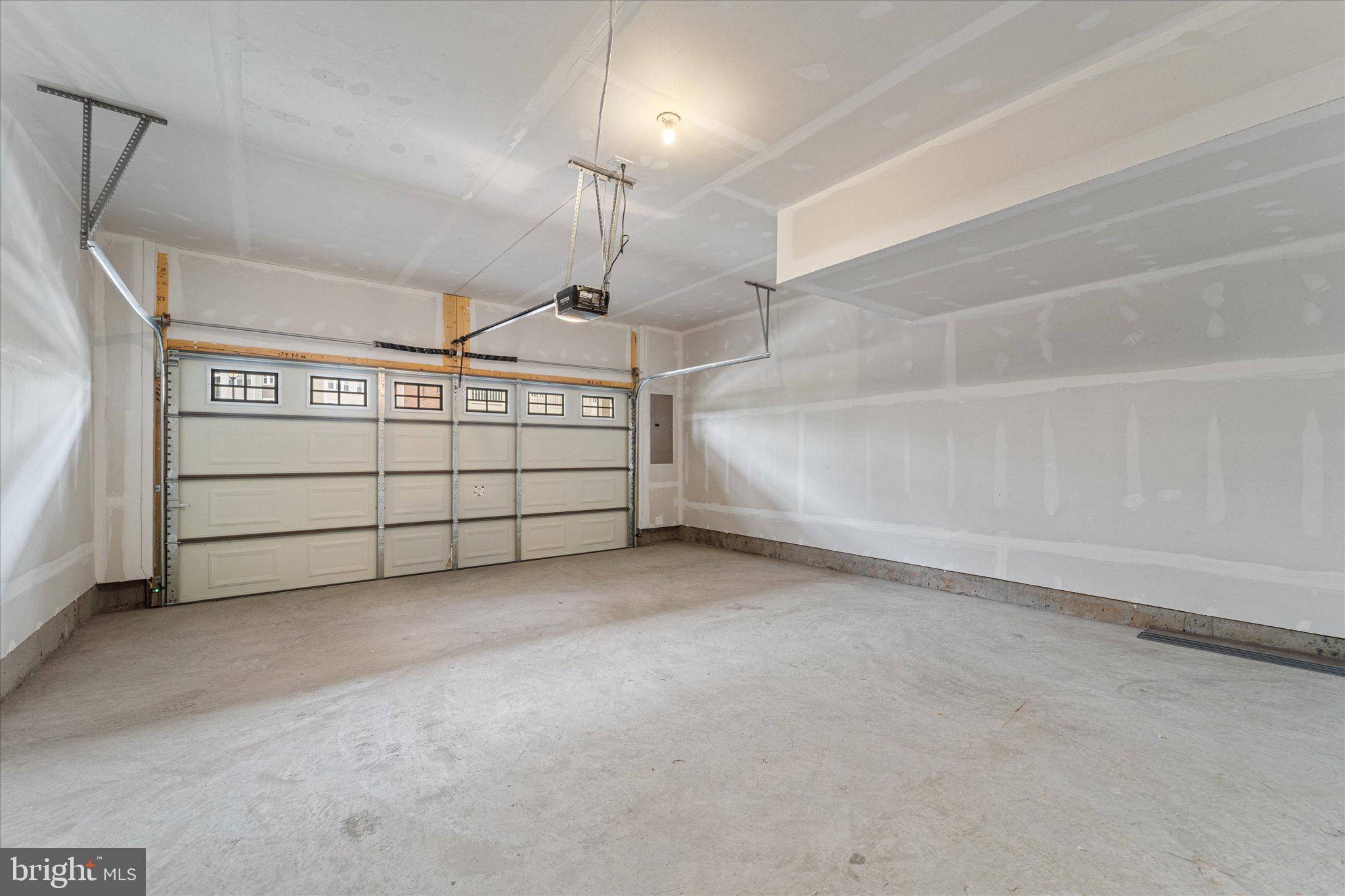 705 SAWBACK SQUARE NE