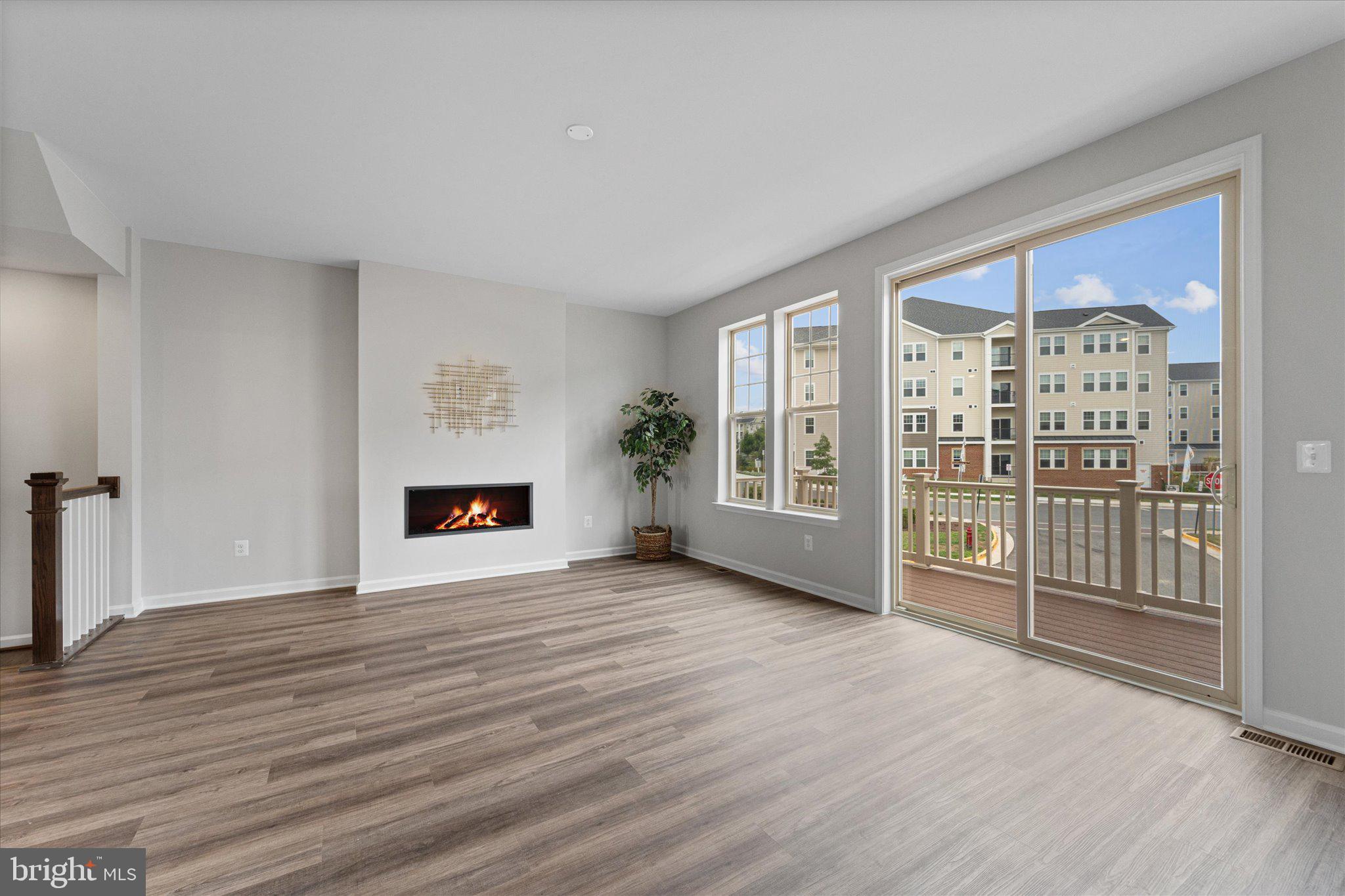 705 SAWBACK SQUARE NE