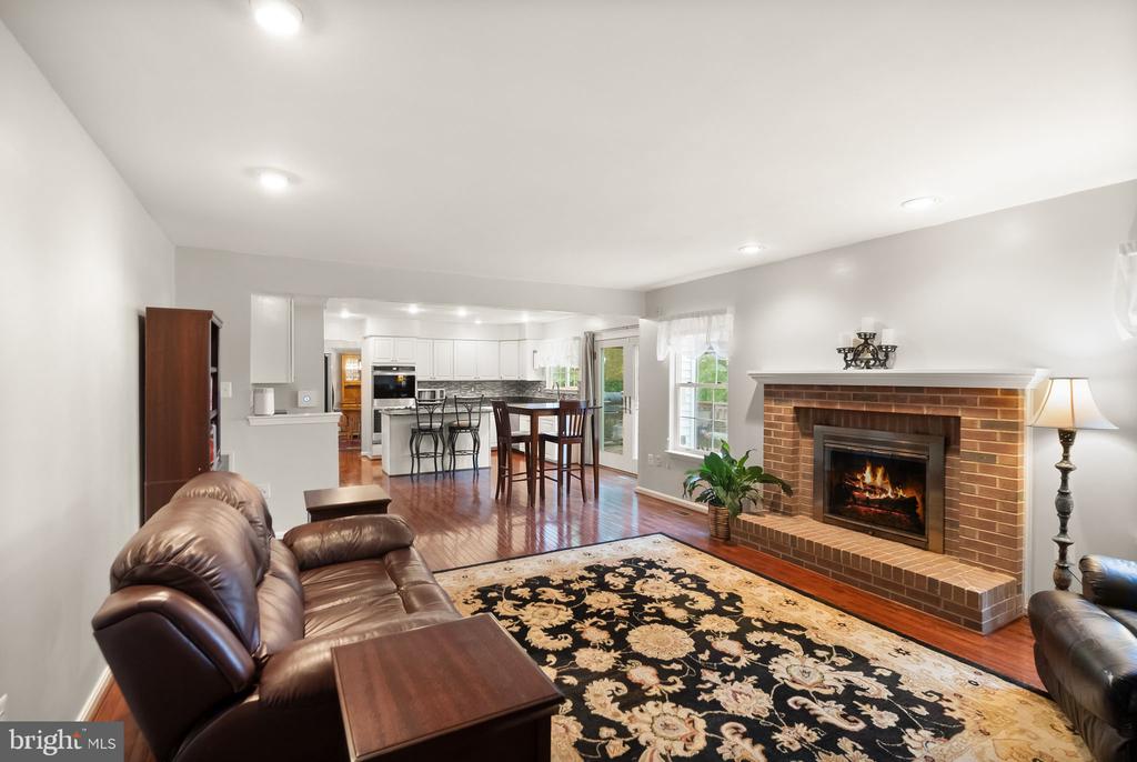 20900 HOLLYBERRY COURT