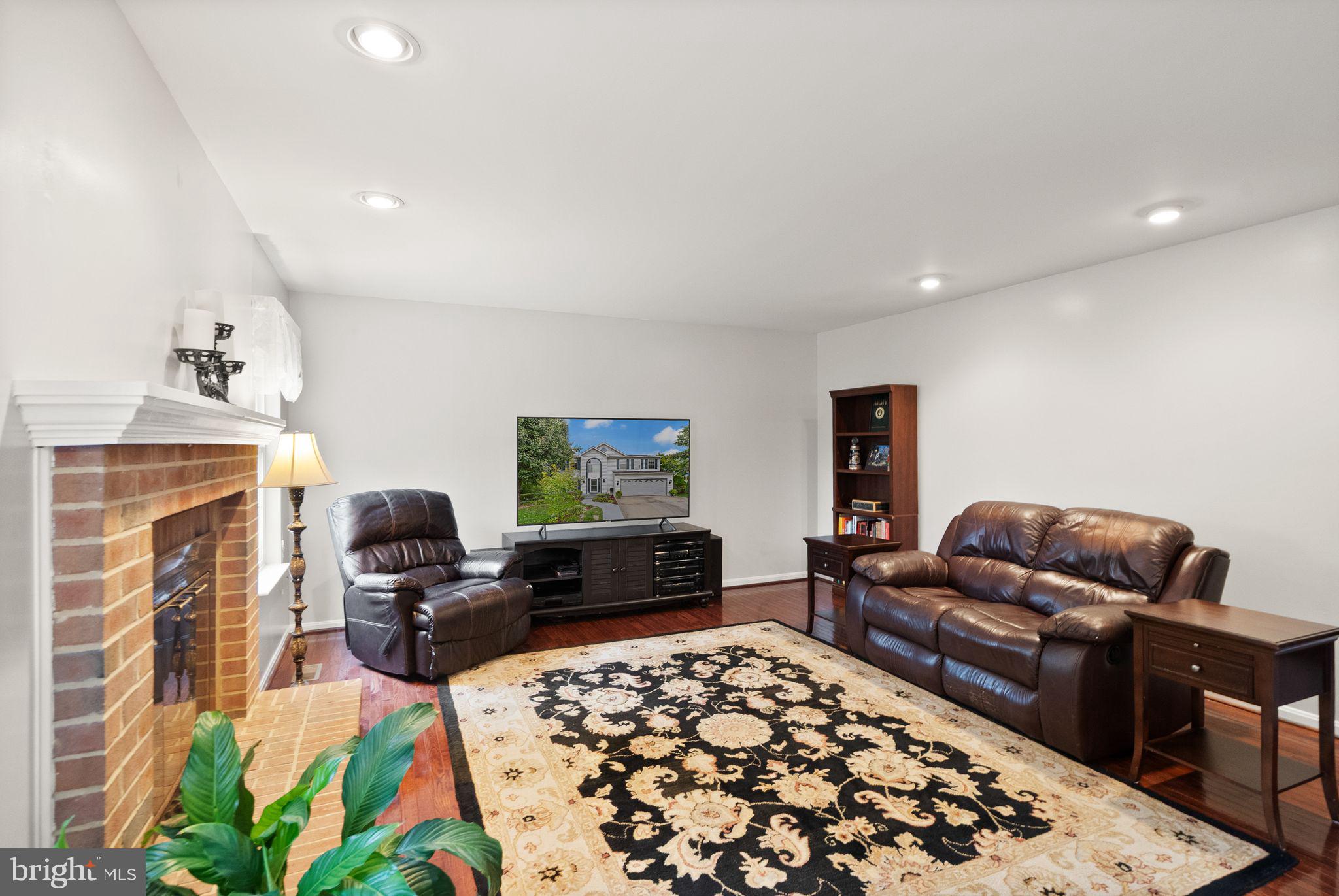 20900 HOLLYBERRY COURT