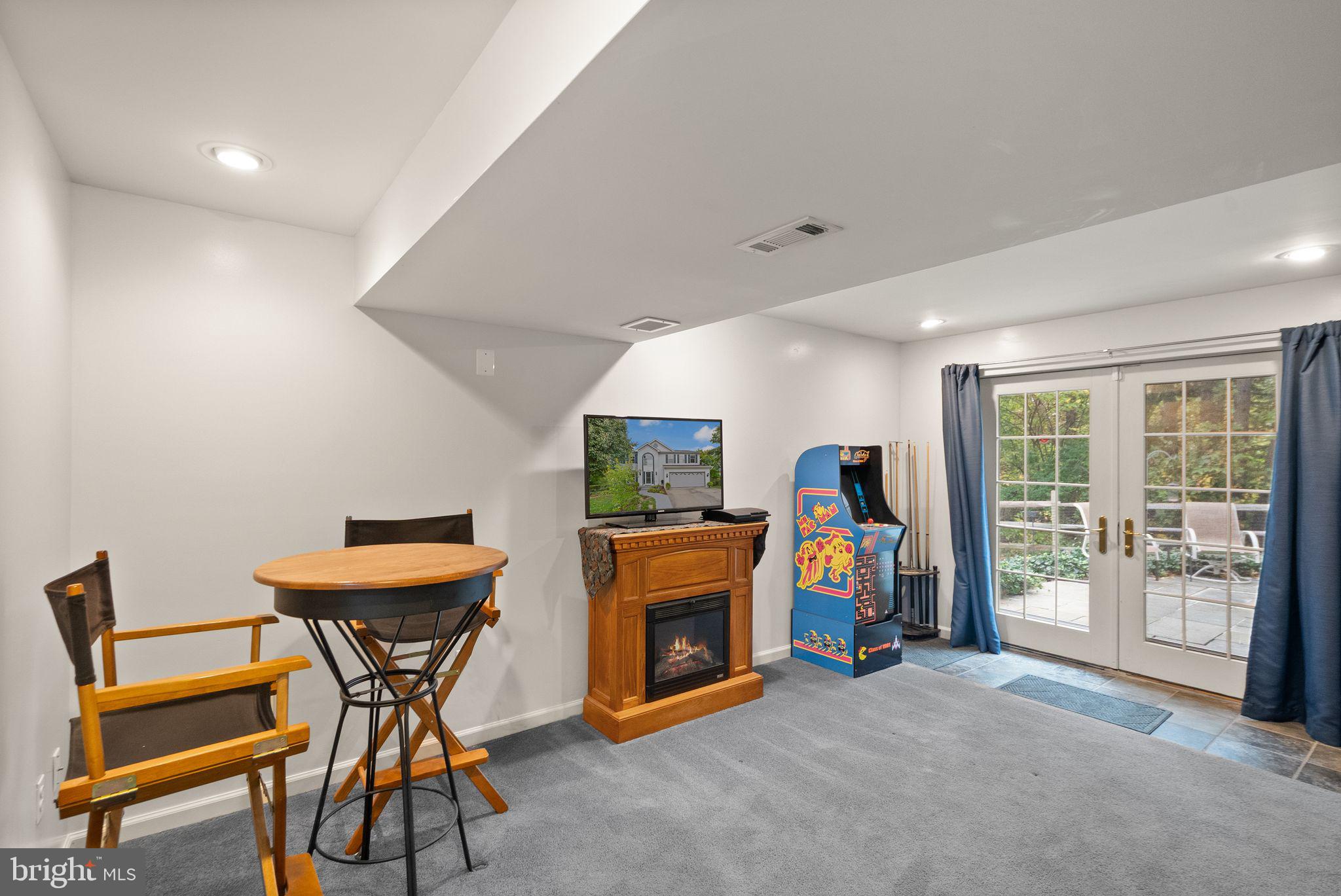 20900 HOLLYBERRY COURT