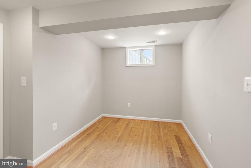 35855 BENTRIDGE COURT