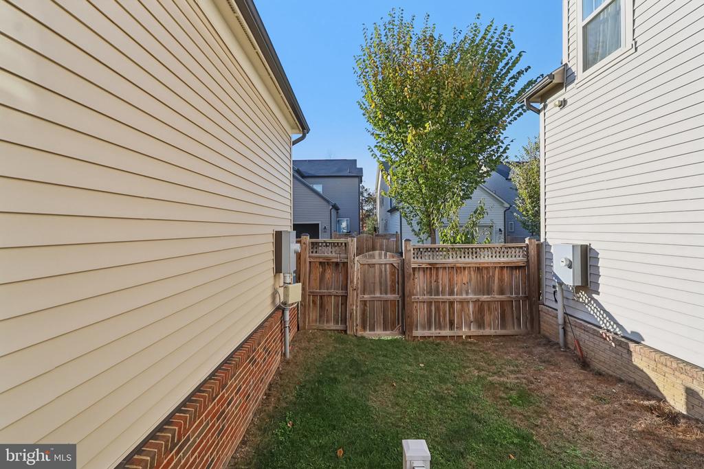 22951 SHOOTING STAR PLACE