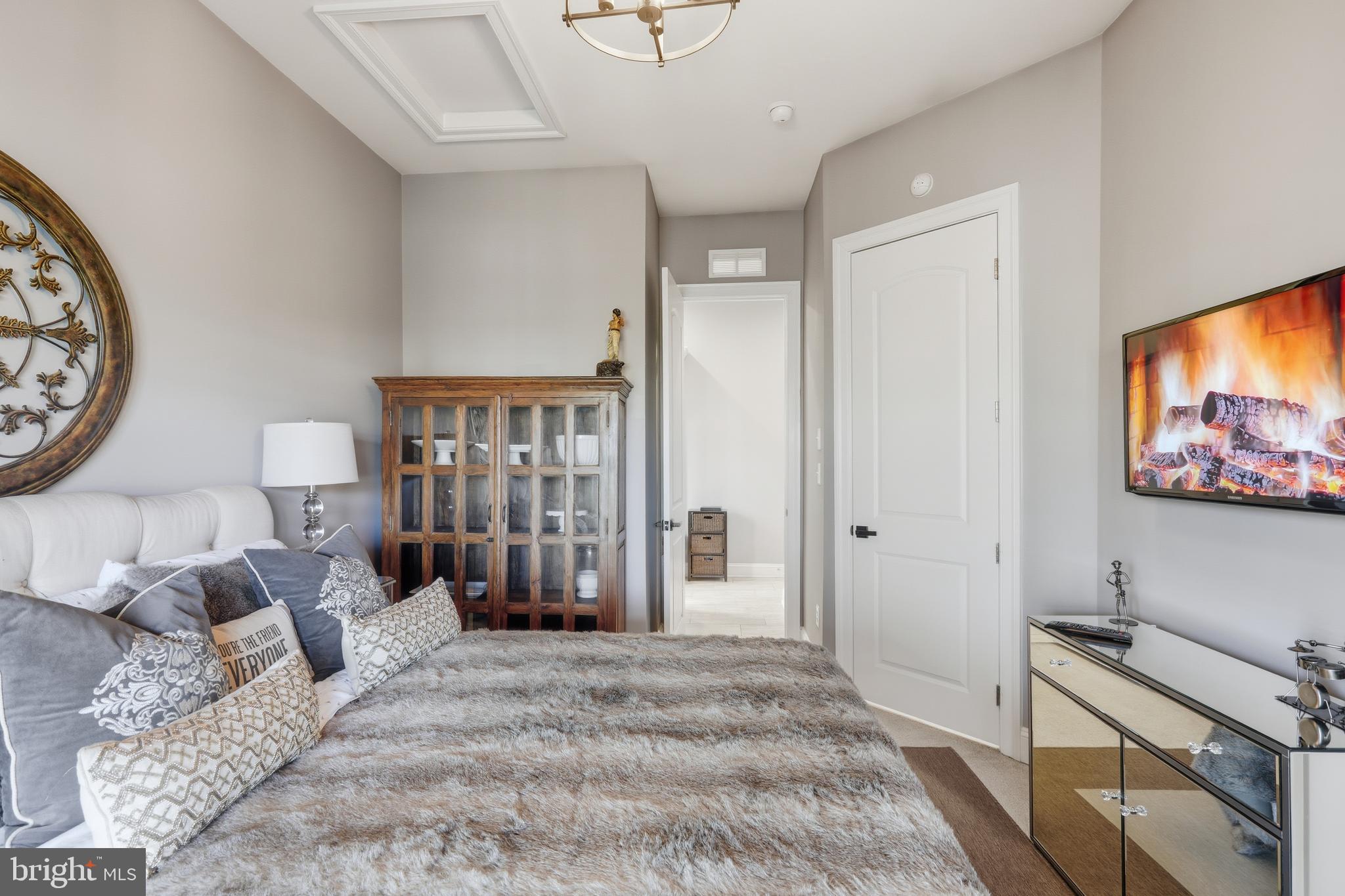 41854 JUNIPER HILL COURT