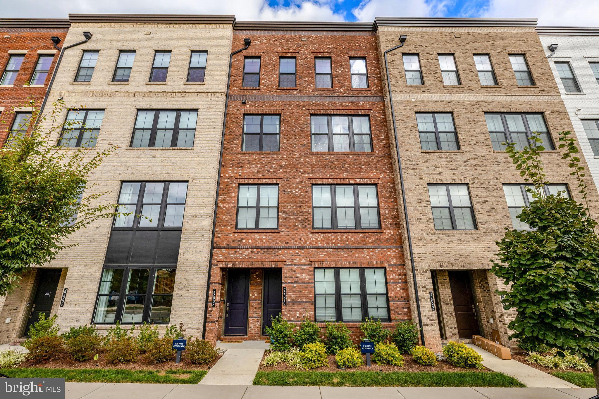 22088 MIDMOORE DRIVE