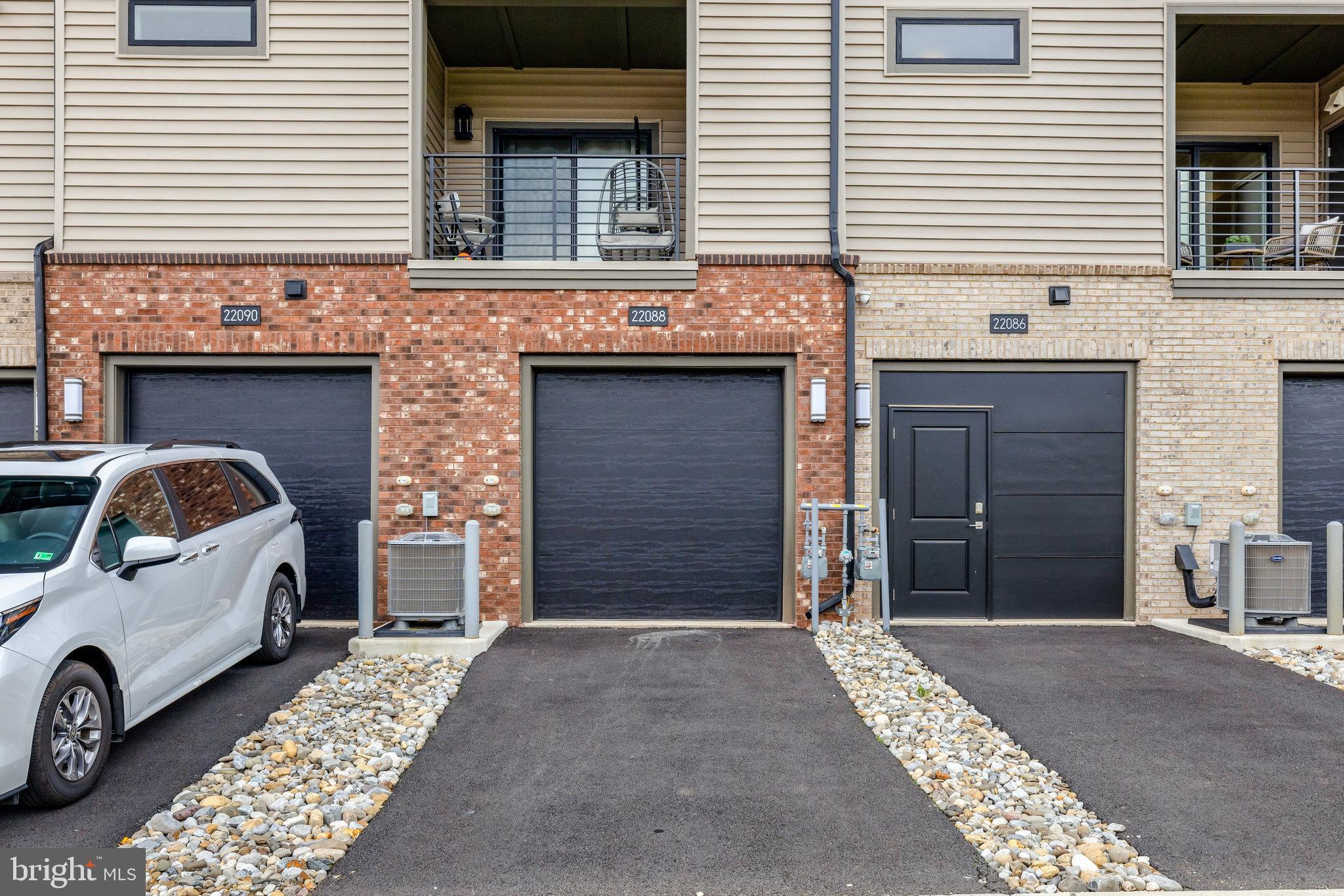 22088 MIDMOORE DRIVE