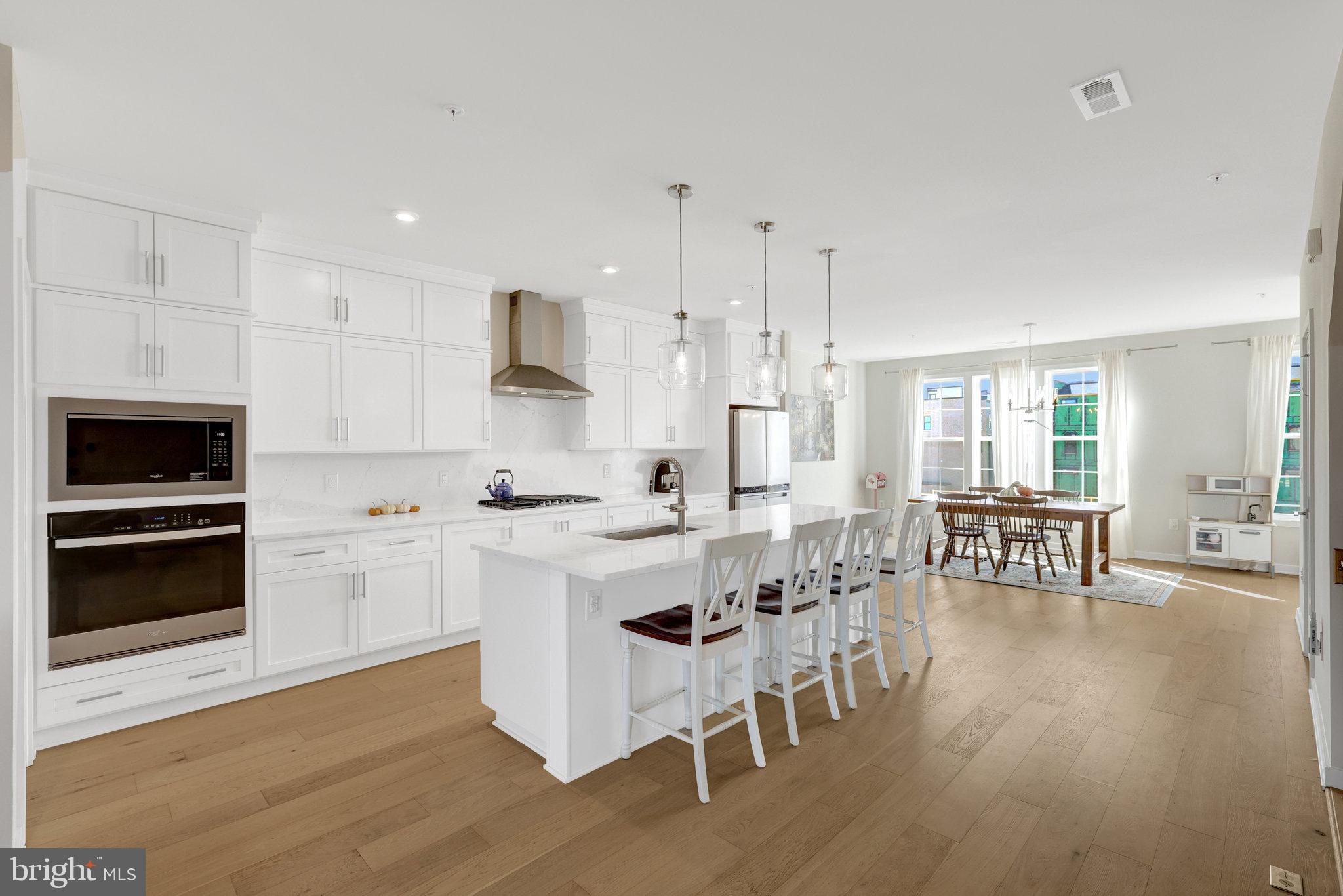 22088 MIDMOORE DRIVE