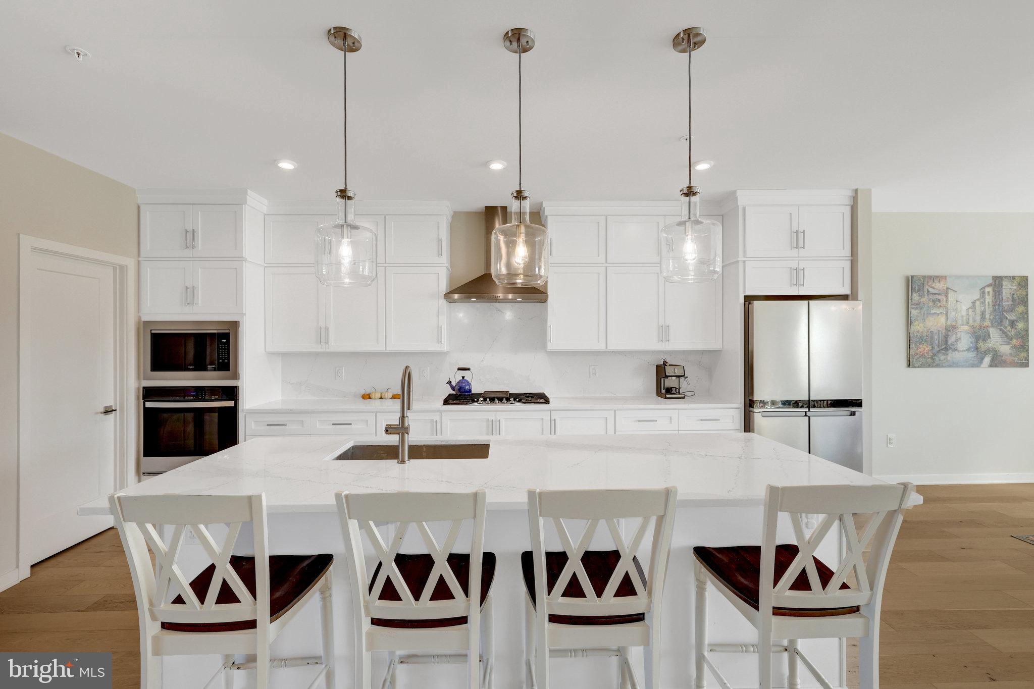 22088 MIDMOORE DRIVE