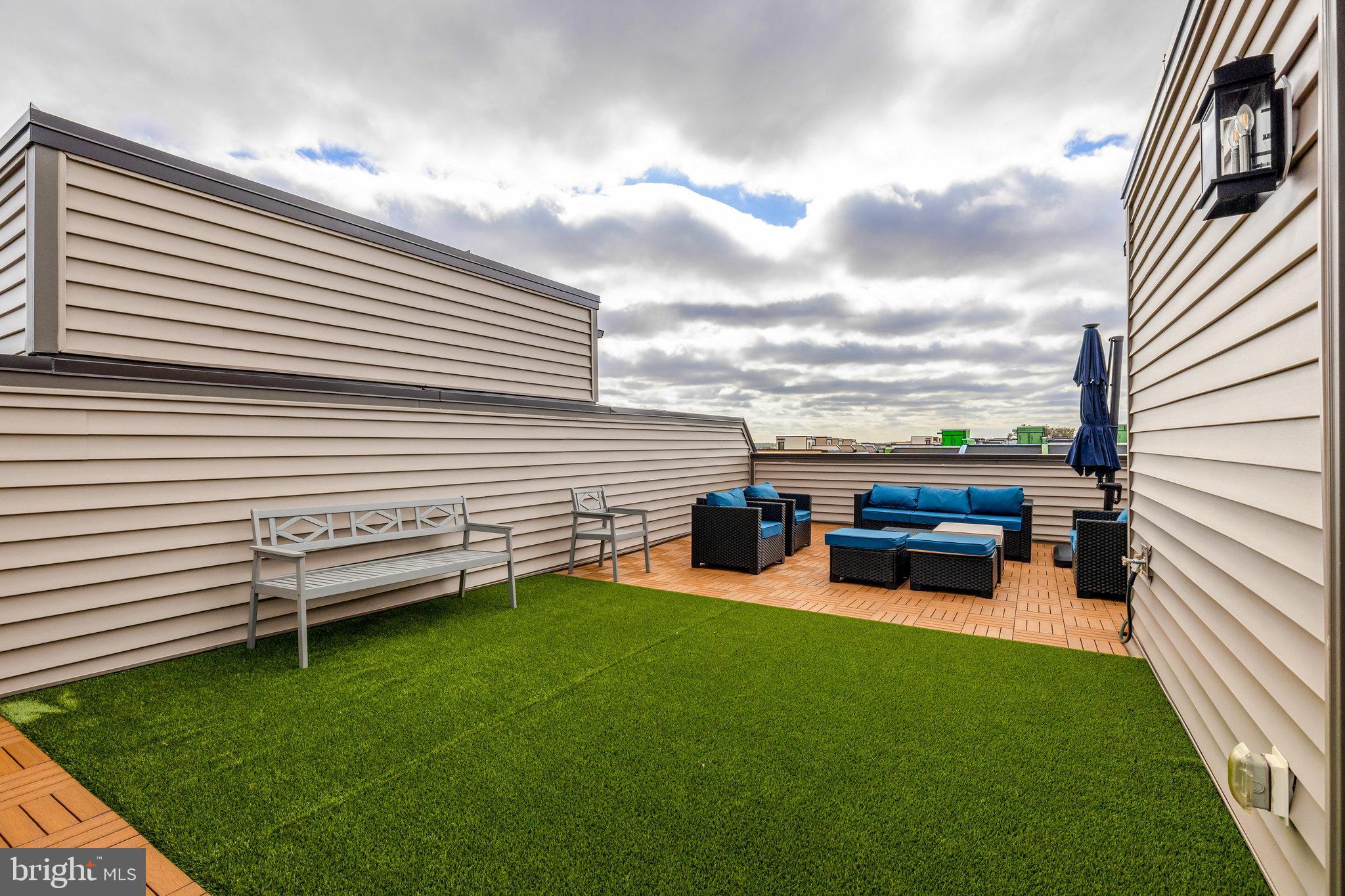 22088 MIDMOORE DRIVE